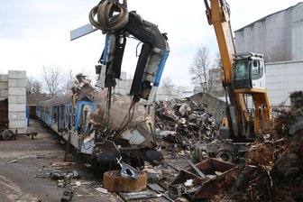 Hunderte DDR-Züge in Tschechien schon verschrottet: Letzte „Honecker“-Waggons bis 2026 im Einsatz - Die tschechische Staatsbahn verschrottet Hunderte Lokomotiven und Waggons. Viele darunter stammen noch aus DDR-Produktion.