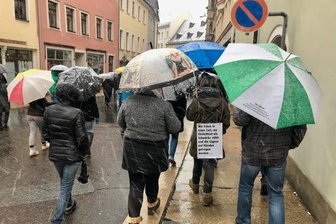 Hunderte Erzgebirger üben stillen Protest bei Spaziergängen -