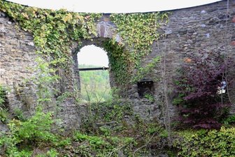 Hungerturm der Burgruine in Elsterberg soll Dach und Aussichtsplattform erhalten - Der obere Teil des Hungerturms. Er ist einer von vier Türmen der früheren Elsterberger Burg und der einzige ohne Dach. Nun soll er ein Dach und eine Aussichtsplattform erhalten.