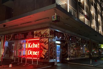 Hungrig in Chemnitz: Wie wir nachts in der Großstadt einen Döner suchten - Chemnitz City, Freitagabend, kurz nach elf. Der Döner an der Ecke Straße der Nationen/Brückenstraße schläft schon.