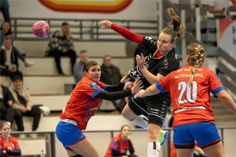 HV Chemnitz muss den Blick in der Handball-Oberliga weiter nach unten richten - Mit 66 Treffern ist Sandra Hofmann aktuell beste Werferin des HV Chemnitz. An diesem Wochenende trifft sie mit ihrem Team in Meißen auf die aktuell beste Werferin der gesamten Liga.