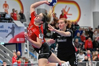 HVC verschenkt Auswärtssieg - Izabela Rzeszotek (hier im Heimspiel gegen Altenburg) erzielte beim 25:25 des HV Chemnitz in Görlitz drei Tore.