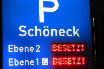 Ice King Battle in Schöneck: Hier können Besucher parken - 10.000 Zuschauer werden am Freitag und Samstag in Schöneck erwartet. Die Stadt versucht, so viele Parkmöglichkeiten wie möglich zu schaffen.