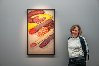 „Ich bin großer Rouladen-Fan“ - was bei der Chemnitzer Kuratorin Anja Richter aufgetischt wird - Anja Richter ist Leiterin und Kuratorin des Museums Gunzenhauser. Die Würste hat Jan Kummer gemalt.