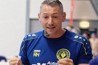 "Ich bin stolz auf meine Mannschaft" - SVV-Trainer Rico Horlbeck hatte mit seinem Team wieder viel zu besprechen.
