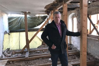 „Ich habe alles probiert“: Das älteste Gebäude der Stadt Olbernhau soll schon bald abgerissen werden - Guido Kolberg in seiner Hintermühle. Er will das Gebäude schon bald abreißen lassen.
