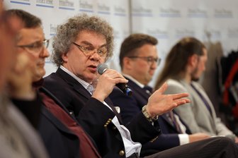 „Ich kann es nicht glauben“ - wie das Netz auf den Erdrutschsieg der AfD und von Moosdorf in Westsachsen reagiert - Matthias Moosdorf hat mit einem klaren Ergebnis sein Direktmandat im Wahlkreis Zwickau verteidigt. In den sozialen Netzwerken sind darüber nicht alle glücklich.