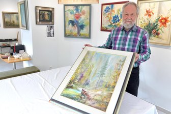 „Ich möchte die Bilder meines Vaters bekannt machen“: Pensionierter Uniprofessor eröffnet Galerie in Freiberg - Elias Wegert eröffnet in Freiberg eine Galerie mit Arbeiten seines Vaters Frieder Wegert.