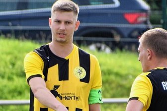 "Ich sehe uns nicht chancenlos" - Florian Dathe (l.) ist den erfolgreichen Weg der vergangenen Jahre beim SC Altmittweida als Kapitän mitgegangen. Im Sachsenpokalspiel gegen den FSV Neusalza-Spremberg hat er Hoffnung aufs Weiterkommen. 