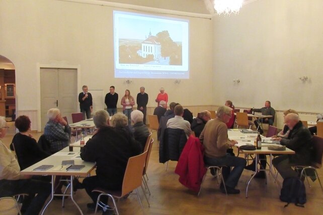 Ideen reichen von Lesung bis Spielplatz - 25 Interessierte haben an der Zukunftswerkstatt für die Kapelle in Bräunsdorf teilgenommen. 