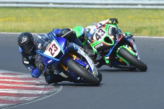 IDM: Wenig Zählbares für Westsachsen beim Semi-Heimrennen im tschechischen Most - Max Enderlein (Nummer 23) schaffte bei seinem "Semi-Heimrennen" in Most seine bisher beste Platzierung in der IDM-Königsklasse Superbike