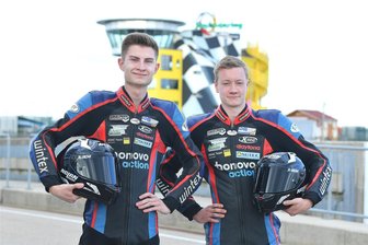 IDM: Westsächsische Motorradrennfahrer freuen sich auf zweites „Heimspiel“ - Vom Sachsenring nach Most - Lennard Göttlich (links) und Lucas Krieg wollen in der Sidecar-WM wieder kräftig punkten.