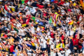 Ihr Fußball-Herzschlag zur WM: Mitmessen per Smartwatch - Herzklopfen in Echtzeit: Die Studie liefert erstmals globale, datengestützte Einblicke, wie kollektive Fußballbegeisterung Herz und Nerven von Millionen Fans rund um den Globus beeinflusst.