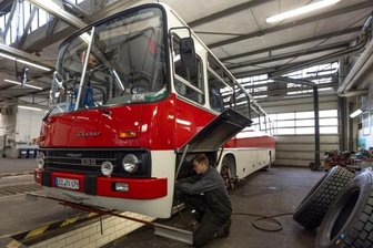 Ikarus-Bus vertritt Dampflok - 