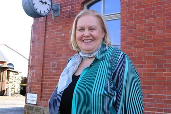 Im Alten Bahnhof von Eppendorf wird gesungen - Ulrike Seyfert ist Vorsitzende des Vereins Altes Bahnhofsviertel Eppendorf.