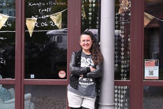 Im Alten Reitstall Reichenbach läuft „Die Känguru Verschwörung“ - Herzlich willkommen im Alten Reitstall Reichenbach. Vereinschefin Josephine Rennwanz und ihr Team laden ein.