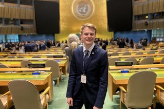 Im Anzug durch Manhattan – Mittweidaer Student für eine Woche UN-Diplomat - Lukas Hässner vor Ort bei der UN-Versammlung in New York.