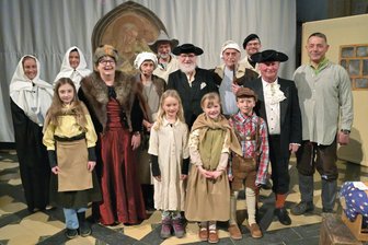 Im Clara-Angermann-Jahr: Kirchgemeinde Eibenstock führt Historienspiel auf - Die Darsteller des Historienspiels „Hunger“ fiebern ihrem Auftritt entgegen.
