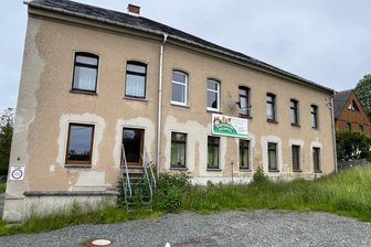 Im dritten Anlauf: Käufer für Ex-Kindergarten im Vogtland - Für den ehemaligen Kindergarten in Landwüst gibt es einen Käufer.