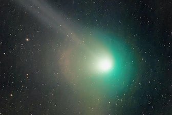 Im Erzgebirge sind die Teleskope auf den grünen Kometen gerichtet - Den grünen Kometen kann man bei Beobachtungsabenden in den Sternwarten Schneeberg und Drebach sehen. 