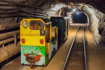 Im Erzgebirge soll ein früheres Wismut-Bergwerk wiederbelebt werden - Die Zinnkammern Pöhla sind ein beliebtes Besucherbergwerk bei Schwarzenberg. Sollte in der Lagerstätte erneut Erz abgebaut werden, steht das Ausflugsziel in der jetzigen Form vor dem Aus. 