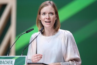 Im Geyerhaus Weißbach wird der Tisch gedeckt: Europa-Frühstück mit Anna Cavazzini - Anna Cavazzini, EU-Abgeordnete von Bündnis 90/Grüne, ist am 24. Mai beim Europa-Frühstück in Weißbach.