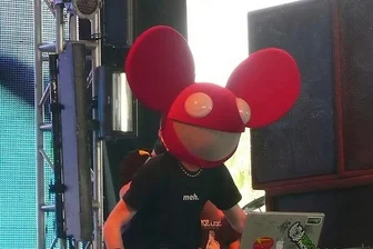 Im Klang des LSD-Lichts - Deadmau5 bei einem Auftritt im Jahr 2008.