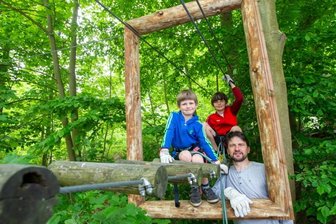 Im Kletterwald an der Talsperre Pöhl gibt es einen Bilderrahmen für Fotomotive -