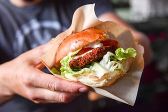 Im "La Torre" in Rotschau gibt's jetzt auch Burger und Karaoke - 