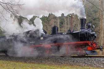 Im Preßnitztal dampft's wieder - Vier Lokomotiven werden über Ostern für die Fahrten durch das Schwarzwasser- und Preßnitztal zwischen Jöhstadt und Steinbach angeheizt. 