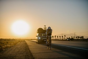 Im Sattel quer durch die USA: Extremradsportler Lukas Kaufmann zeigt in Chemnitz Film über persönlichen Leidensweg - Extremradfahrer Lukas Kaufmann auf seiner Tour quer durch die USA.