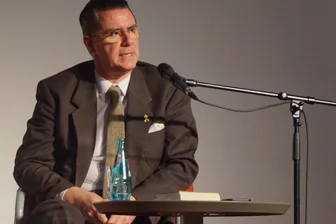 Im Schatten von Stefan Heym: Andrej Hermlin über mangelnde Würdigung seines Vaters und Hunger im Chemnitzer Hof - Musiker Andrej Hermlin bei einer Lesung aus seiner Autobiographie am 25. September im Tietz.