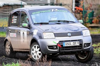 Im Schotterbett zum Klassensieg - Bugsierten ihren Panda zum Klassensieg: Alexander und Cornelia Klemm aus Jöhstadt.