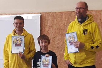 Im zweiten Anlauf erfolgreich: Lengefelder sichert sich die Schach-Krone des Erzgebirges - Tom Grüner, Erik Dotschuweit und Ralph Bennewitz (von links) belegten bei der Erzgebirgsmeisterschaft die ersten drei Plätze.