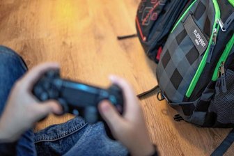 Immer mehr Fälle von Schulverweigerung im Erzgebirge - Bleibt der Platz im Klassenzimmer über Tage leer, droht Schulschwänzern beziehungsweise deren Eltern ein Bußgeld. Die Anzahl der Fälle von Schulverweigerung ist im Erzgebirgskreis gestiegen. 
