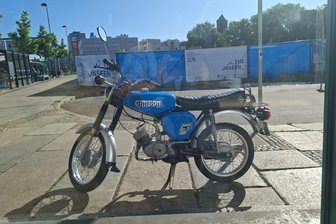 Immer mehr Simson-Mopeds werden in Chemnitzer Region gestohlen - Gesucht: Diese blaue Simson S 51 wurde im August im Chemnitzer Lutherviertel gestohlen.