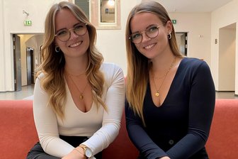 Die Zwillinge Annika und Julia Gündel trifft man in Mittweida häufig im Doppelpack. Was hält das Zwillingspaar so eng zusammen?