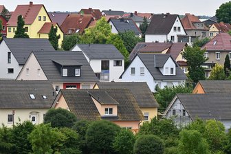 Immobilie geerbt: Vermieten, verkaufen oder einziehen? - Lage, Lage, Lage: Bei der Übernahme einer Immobilie kommt es auch auf die umliegende Infrastruktur an.