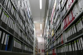 Impfausweis weg? So hilft Mittelsachsens Kreisarchiv bei Verlust - Das Kreisarchiv Mittelsachsen - hier ein Blick in den Standort in Freiberg - verwahrt rund 18.000 laufende Meter Akten. 