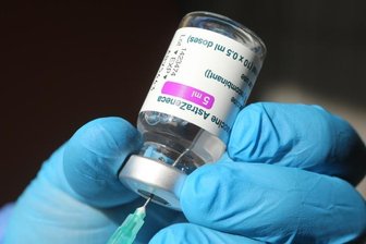 Der Umgang mit dem Corona-Impfstoff von Astrazeneca unterscheidet sich von Land zu Land.
