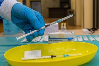 Impfwillige abgewiesen - Ärger bei Aktion im Rochlitzer Bürgerhaus - Das Rochlitzer Bürgerhaus wurde für mehrere Tage zum Impfzentrum. Doch nicht jeder, der einen Termin bekommen hatte, erhielt den Johnson-&-Johnson-Impfstoff. 