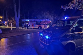 Implosion eines Boilers löst Großeinsatz in Plauen aus - Um das Gebiet Nach den Eichen im Plauener Stadtteil Reißig wurde vorsichtshalber eine großräumige Absperrung eingerichtet.