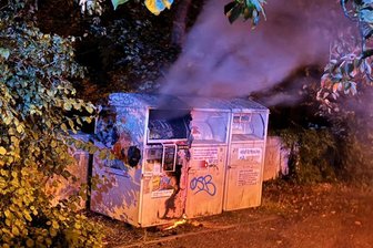 In Annaberg-Buchholz brennen Container - In Annaberg wurde in der Nacht zum Sonnabend dieser Altkleidercontainer in Brand gesteckt.