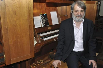 In Bad Elster und Adorf: Mit Orgelmusik ins neue Jahr - Der aus Bad Elster stammende Pianist Frank Peter spielt am Silvesterabend auf der Eule-Orgel in Bad Elster.