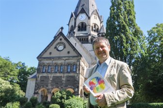 In Chemnitz und Burgstädt: Wenn Chöre die Einheit der Kirchen besingen und die Gesellschaft mitmeinen - Marko Koschwitz von der Chemnitzer Lutherkirche an der Zschopauer Straße freut sich auf einen musikalischen Höhepunkt.