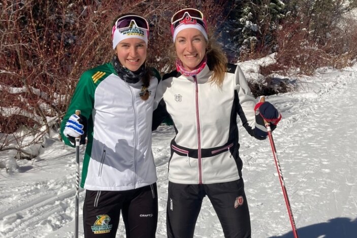 In den Rockys in der Loipe - Bei Schnee und Sonne: Julia (r.) und Merle Richter haben sich seit Mitte Dezember gemeinsam auf Ski-Meisterschaften der USA vorbereitet. 