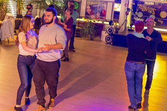In den Tanzschulen geht's wieder los: Plauener sind zurück auf dem Parkett - Lange war das Tanzparkett im Tanzstudio 1,2 Step verwaist. Nun wird wieder getanzt. 