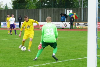 In der Abstiegszone angekommen: Marienbergs Sachsenliga-Kicker weiter im Sinkflug - Mit seinem Tor zum 1:2 gab Philipp Colditz den Marienbergern in der Schlussphase kurzzeitig wieder Hoffnung.