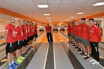 In der Breite und in der Spitze verstärkt: Kegler des TSV 90 Zwickau streben Rückkehr in die Bundesliga an - Am Samstag standen sich Zwickau (links) und Zerbst (rechts) in einem Testspiel gegenüber. 2025/26 soll es das Duell dann nach dem angepeilten Aufstieg des TSV 90 wieder in der 1. Bundesliga geben.