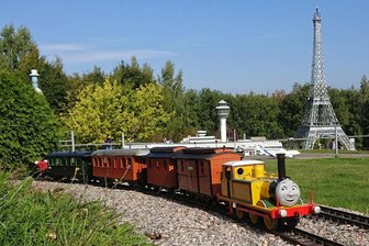 In der Lichtensteiner Miniwelt dampfen wieder Gartenbahnen - Am Wochenende rollen wieder Gartenbahnen durch die Miniwelt.